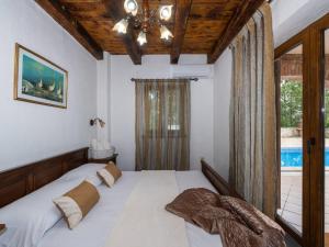 Holiday Home Villa Wish mit beheiztem Pool by Interhome