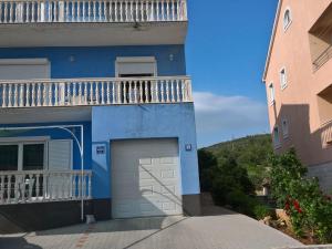 Apartment Komfortable- modern eingerichtete Wohnung by Interhome