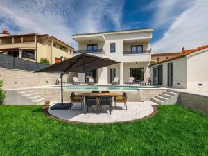 Apartment Villa Cascada by Interhome