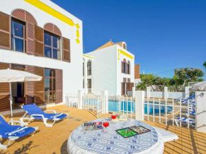 Holiday Home Chalet Villa Albuar mit eigenem Pool by Interhome