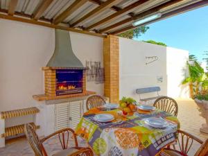 Holiday Home Chalet Villa Albuar mit eigenem Pool by Interhome