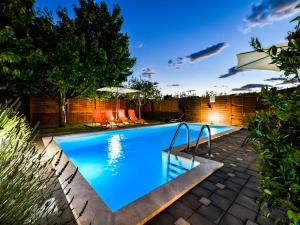 Holiday Home Charmantes Ferienhaus in Donje Rastane by Interhome