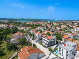 Apartment Apartment Rose mit privatem Pool by Interhome