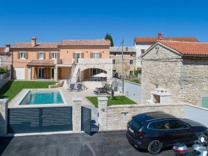 Holiday Home Villa Grande- klimatisiert und mit Pool in Jursici by Interhome