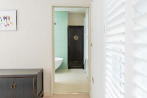 Gratton House - Cheltenham Apartment