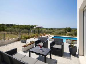 Holiday Home Villa Euphoria mit Pool- Sauna und Whirlpool by Interhome