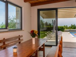 Holiday Home Villa EmMa mit 5 Schlafzimmern und beheiztem Pool by Interhome