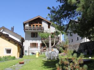 Apartment Chesa Madragena by Interhome