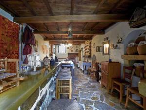 Holiday Home Villa Manthos Traditionelles Kretisches Herrenhaus by Interhome