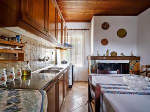 Holiday Home Villa Manthos Traditionelles Kretisches Herrenhaus by Interhome