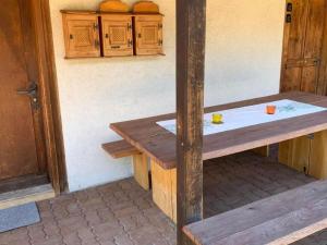 Apartment Chalet Fluehbluemli - Eigerview by Interhome