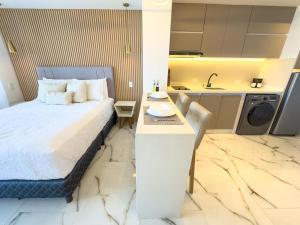 Ocean view apartment near the airport