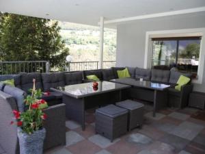 Holiday Home Komfortables Ferienhaus in Landeck mit Pool by Interhome