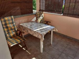 Apartment mit privater Terrasse by Interhome