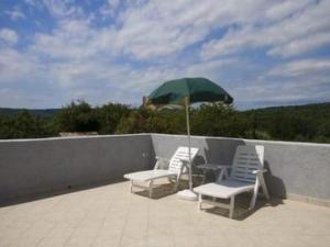 Apartment in Paradiž mit Barbecue by Interhome