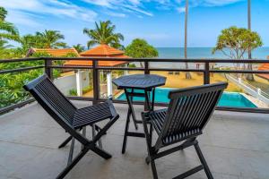 Beachfront! 4 Bedrooms - Malee Beach Villa E6