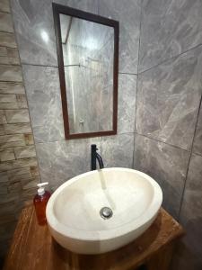 Private Room In Villa Near Ubud Monkey Forest and Tegenungan Waterfall