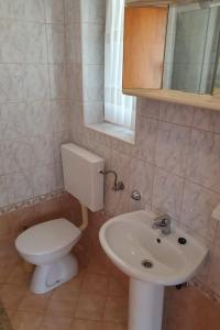 Apartment mit Blick auf das Wasser by Interhome