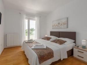 Holiday Home Villa Tonka by Interhome