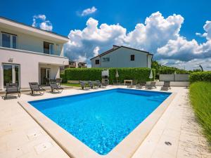 Holiday Home Villa Tonka by Interhome