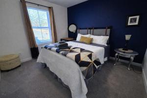 Ranch Home! Near UNCC, Medieval, Pavilion & Uptown