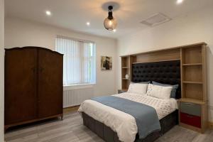 Family small group-WiFi-Parking-Garden-Sleeps 6