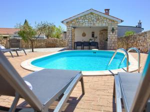 Holiday Home Steinvilla Margaret mit Pool und besonderem Flair by Interhome