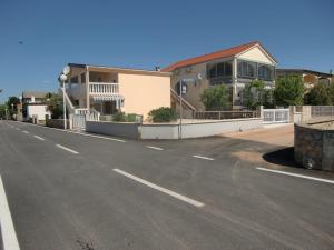 Apartment Apartment EG by Interhome