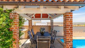 Beautiful Villa Sabrina with pool in Visnjan