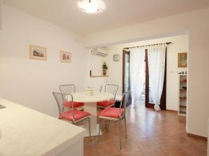 Apartment Svoboda 4 by Interhome