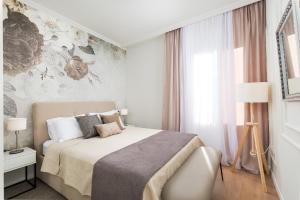 Chic Port 1BR Apartment