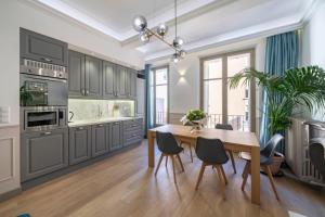 COZYSTAY - 1124 - 3-Bedroom Apartment in the Heart of Cannes with Terrace