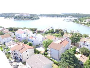 Apartment Wohnung mit großer Terrasse by Interhome
