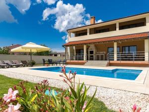 Holiday Home in Juršići mit Privatem Pool by Interhome