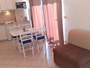 Apartment mit Terrasse und herrlichem Ausblick by Interhome