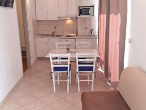 Apartment mit Terrasse und herrlichem Ausblick by Interhome