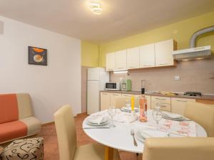 Apartment Ferienwohnungen Silvana by Interhome