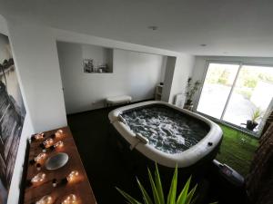 Cocon sensuel - Jaccuzzi et petit déjeuner - Proche Chantilly et Beauvais