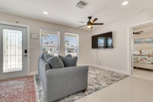 1 Block to Beach Gulf Coast Escape with Patio!