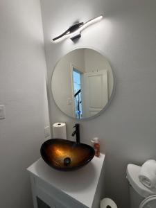 Luxury Lakefront 4BR - Corporate & Extended Stay Friendly