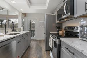 929 Red Sandstone condo