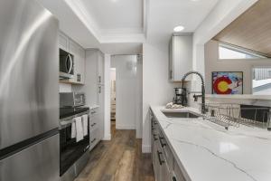 929 Red Sandstone condo