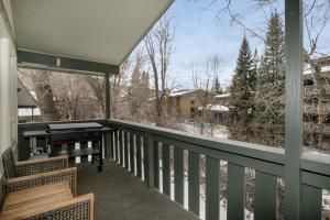 929 Red Sandstone condo