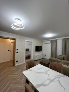 Stylish & Comfortable Apartment 1