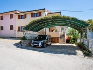 Apartment Gemütliche Wohnung Branko 2 by Interhome