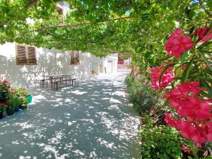 Holiday Home Holiday House Jure by Interhome