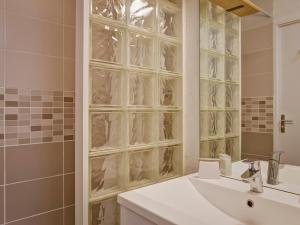 Studio 2* Centre-ville, Animaux admis, Parking, Wi-Fi - FR-1-512-81