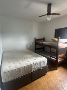 Casa com Piscina Pet Friendly em Itanhaém Até 10 Pessoas