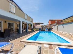 Apartment Appartement Dino by Interhome