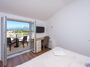 Apartment Ferienwohnungen Rilovic - Wohnung A6 by Interhome